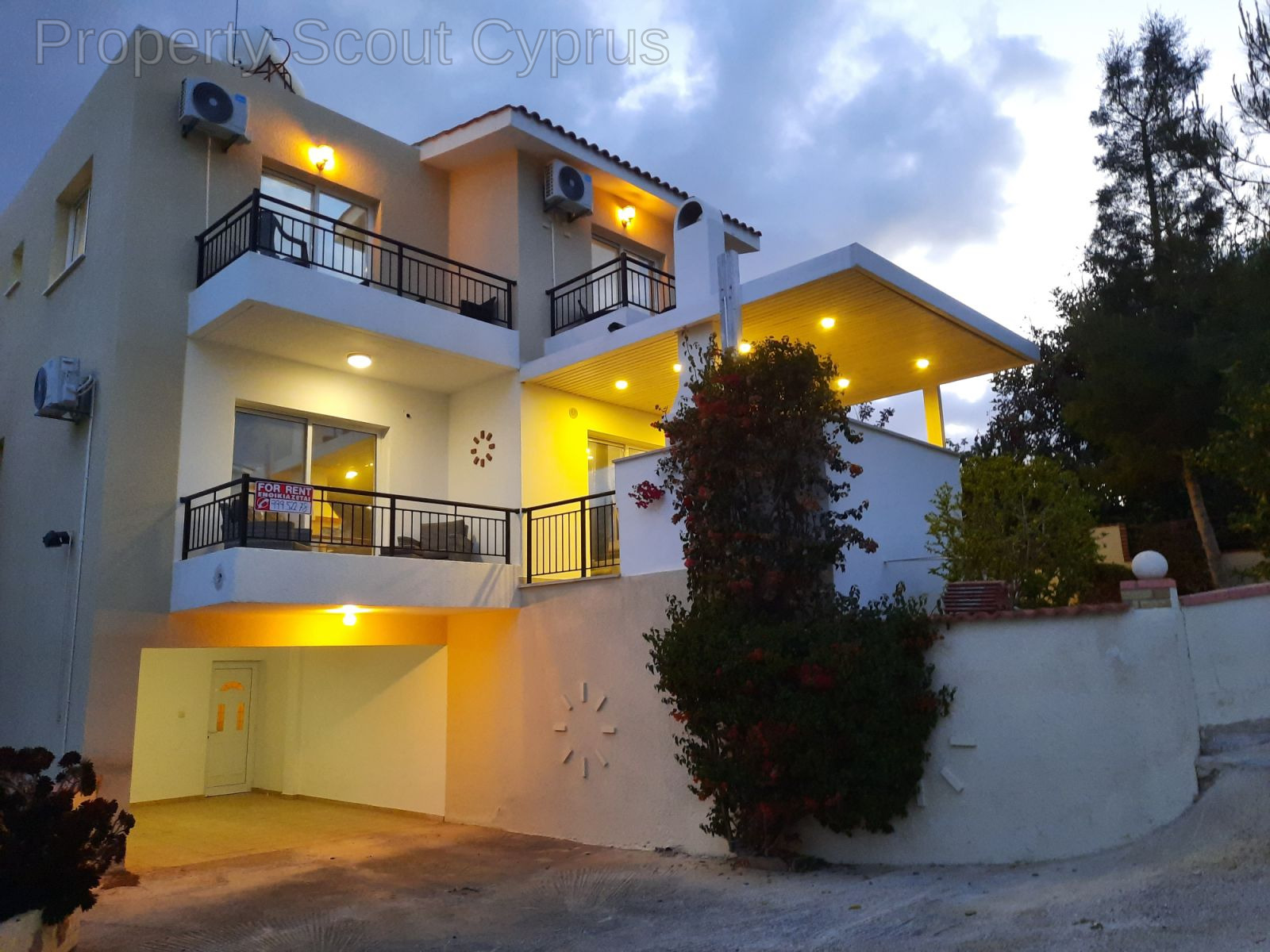 Luxurious 4-Bedroom Villa in Peaceful Peyia, Paphos